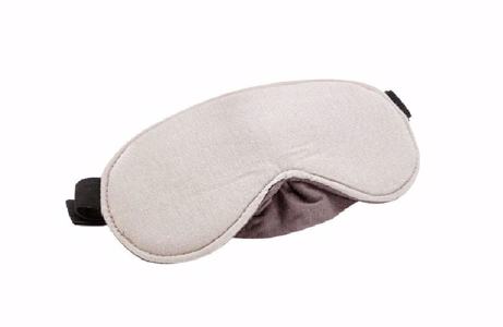 Cover page of the book 'Travel Blue 453 Luxury Eye Mask'