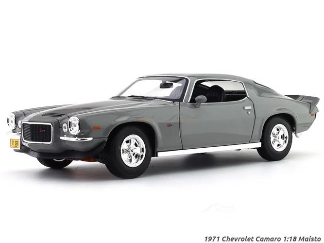 Full size cover page of the book 'Maisto  51131GR 1/18 1971 Chevrolet Camaro Collectible Models for 14+'